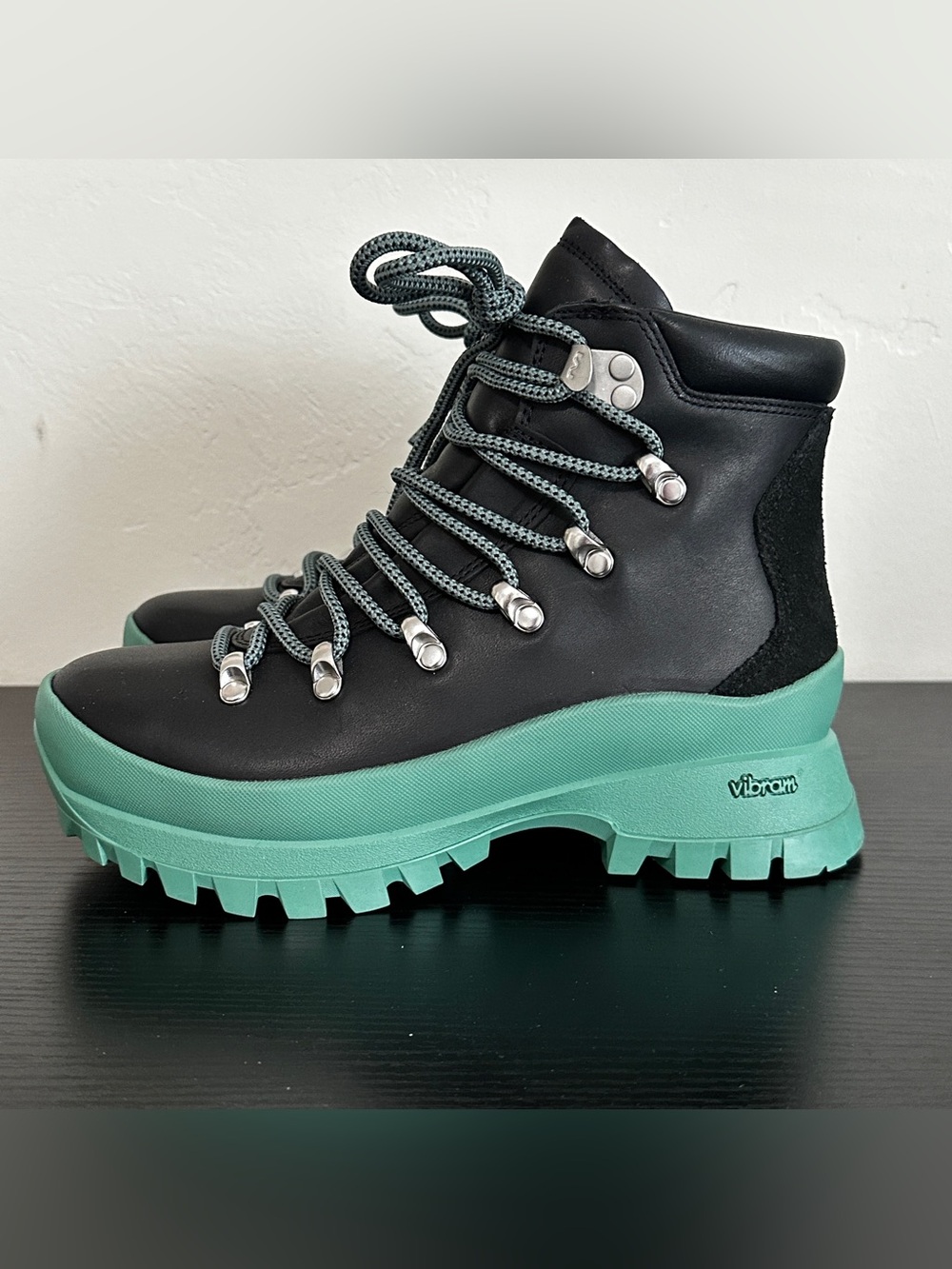 Merrell Bristol Mid Hiking Boots for Ladies - Black/Pine - Size 5